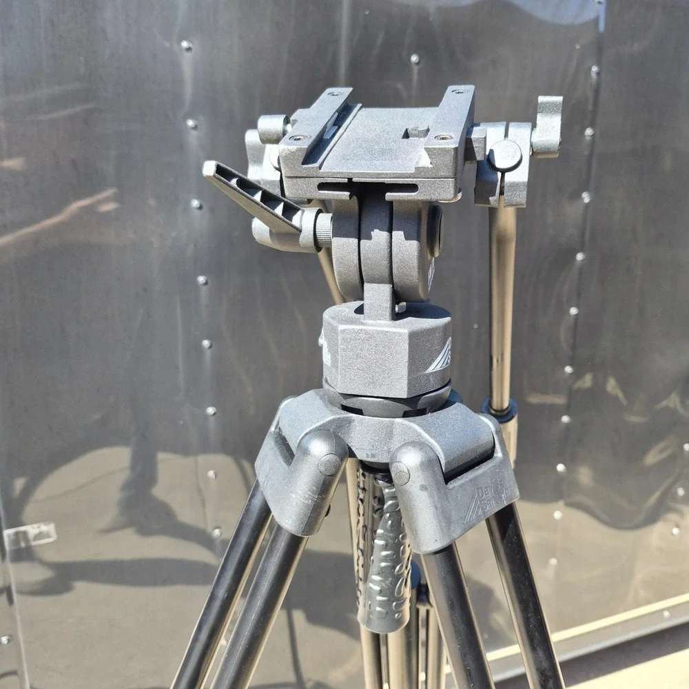 Davis & Sanford Provista 7518B‎ Tripod with FM18 Fluid Head and Carrying Case